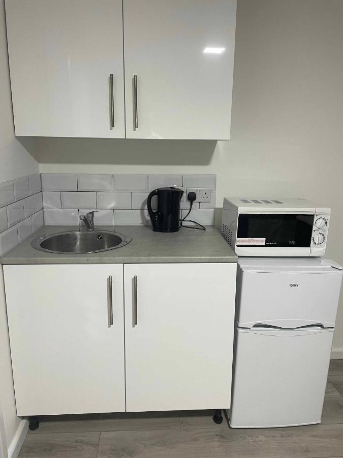 Flat Private Bathroom Wc And Kitchenette Apartment *